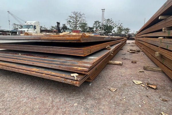 Thép tấm A36 có độ bền kéo 400 - 550 MPa, khả năng gia công linh hoạt theo nhiều phương pháp