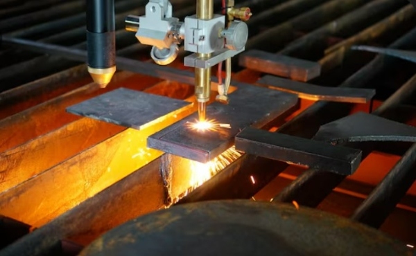 Cắt thép là dịch vụ được sử dụng nhiều nhất trong các danh mục gia công