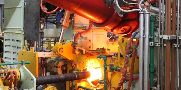 Đúc liên tục tạo phôi thép đồng đều, nâng cao chất lượng thành phẩm