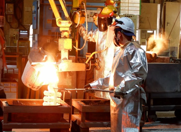 Quy trình đúc tạo phôi để sản xuất thép hình