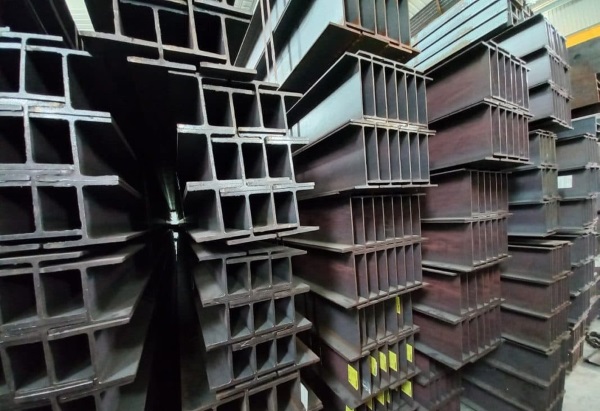 Biết cách đọc và hiểu bảng tra thép hình theo tiêu chuẩn giúp xác định đúng kích thước và trọng lượng thép hình